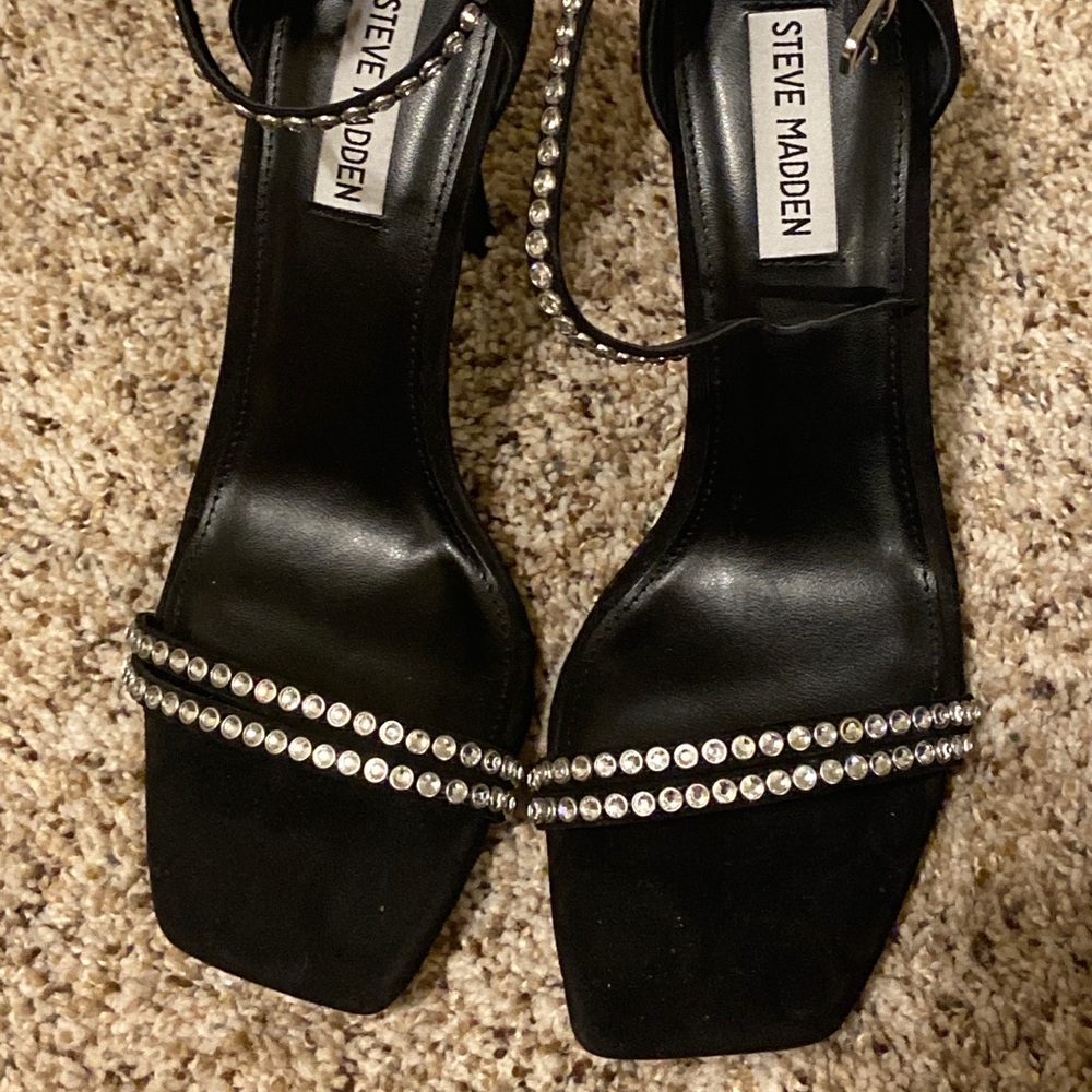 Steve Madden black students heels
